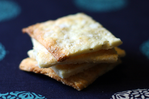 crackers-salati-al-rosmarino crackers salati al rosmarino