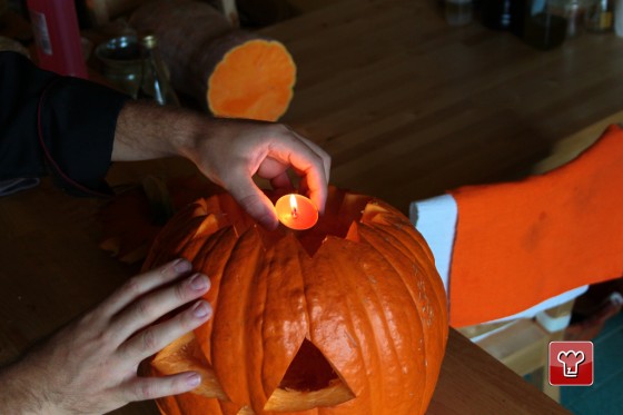 Foto Lumini di Come intagliare la Zucca di Halloween
