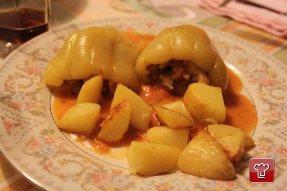 Foto Peperoni ripieni di Il riso: buono e sano. Tante idee per prepararlo in modo originale