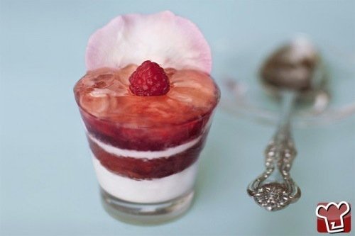Foto Mousse di yogurt di Maggio: sapore di fragole!