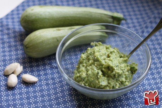 Foto Pesto di zucchine di Linguine al pesto di zucchine e mandorle
