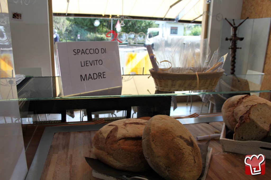 Il rinfresco del Lievito Madre e lo spaccio di Renato Bosco