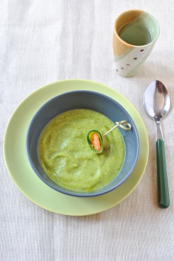 Crema tiepida di zucchine con gambero marinato al curry