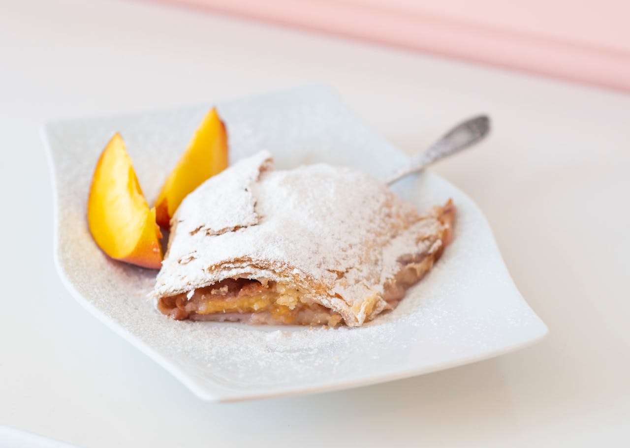 strudel di mele ricetta della nonna - Ricettepercucinare.com